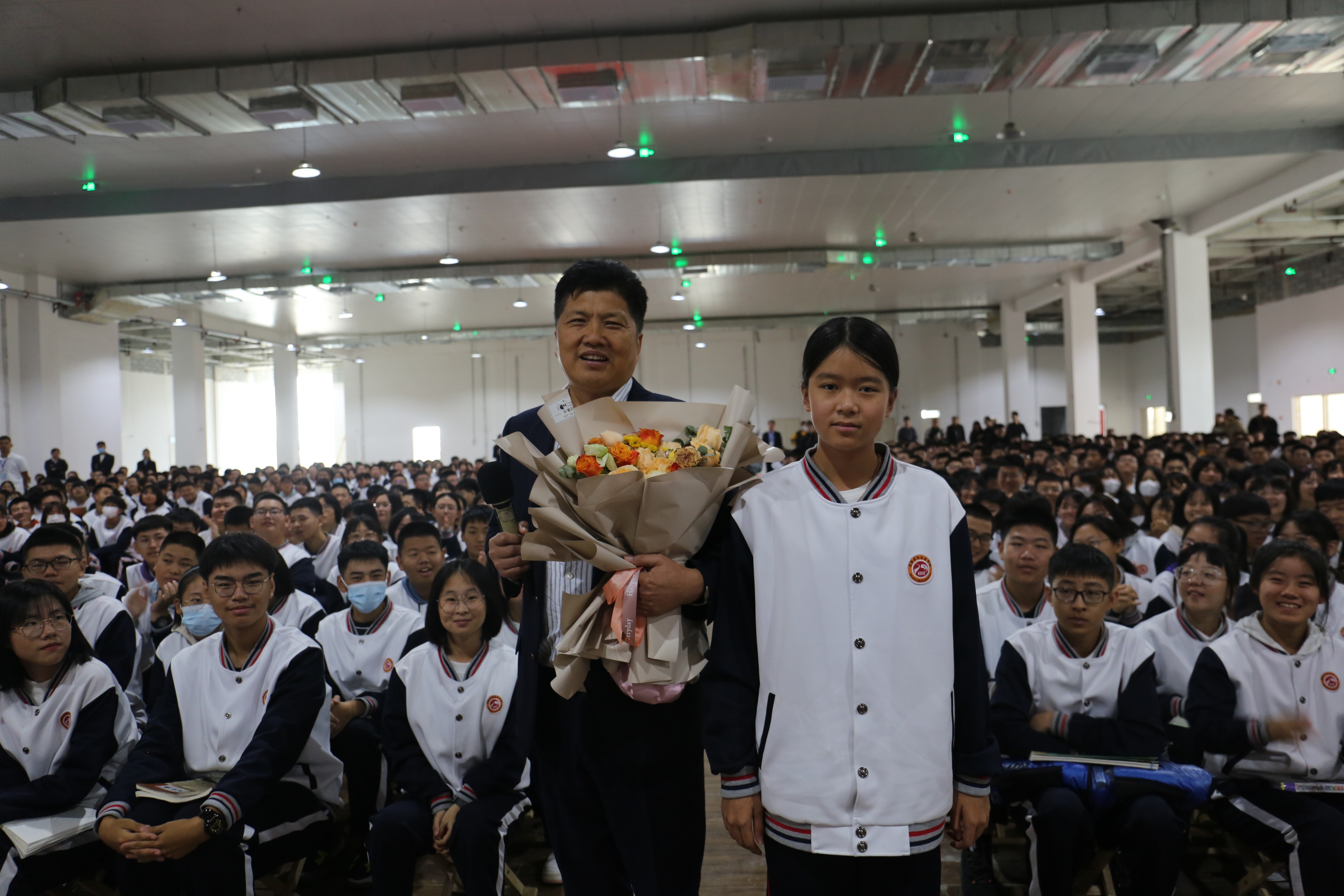 周虎震教授应邀到廊坊贺阳高级中学作励志报告