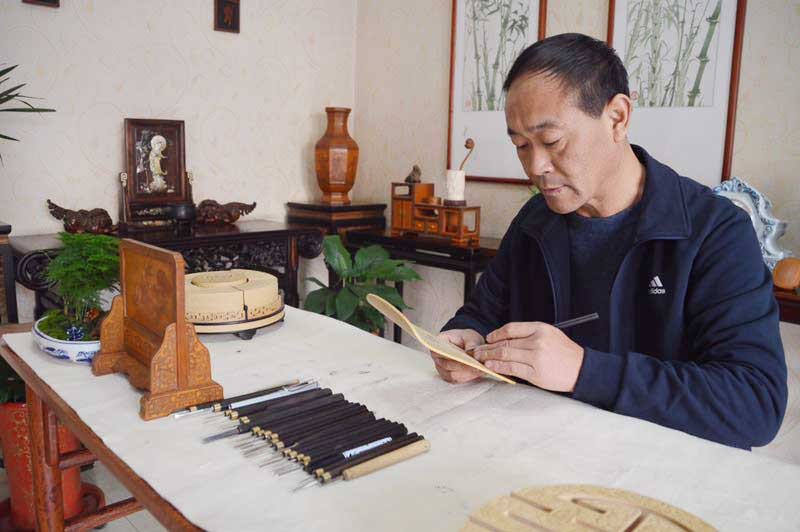 王乐修京簧竹刻第四代传人的艺术生涯