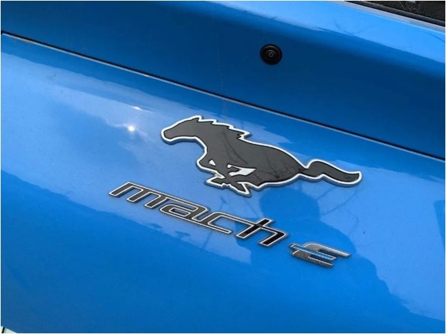 福特电马“MustangMach-E”：这匹“电马”有点野，喜欢驾驶别错过