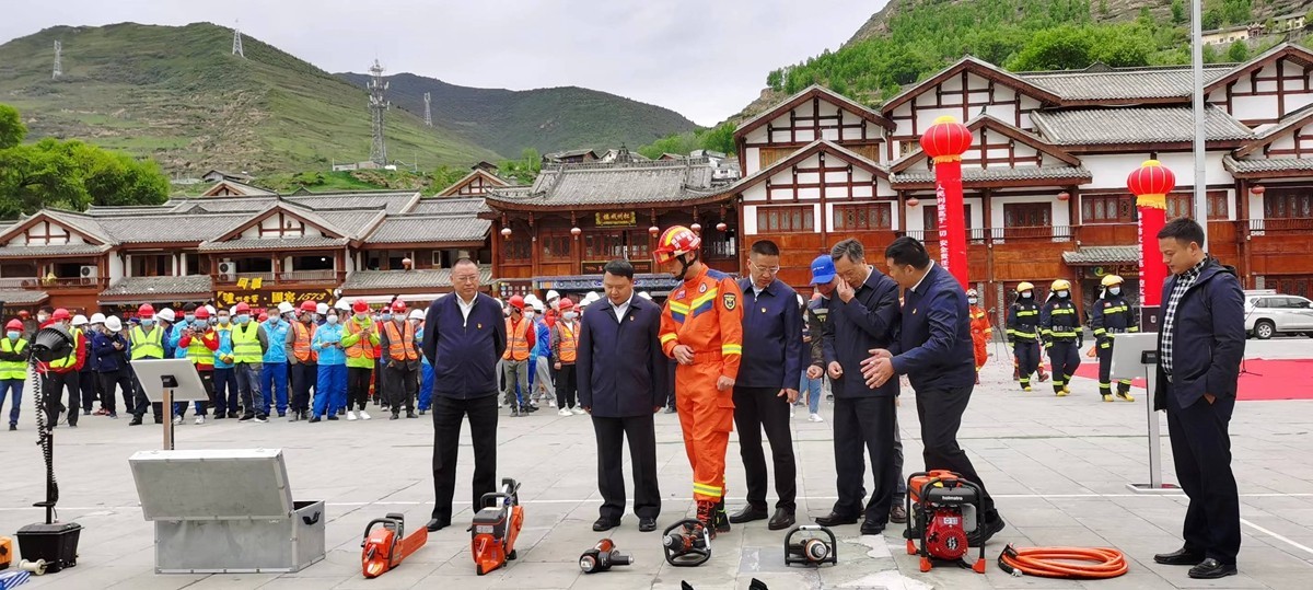 阿坝州2022年“安全生产月”“安全生产雪山草地行”活动拉开序幕