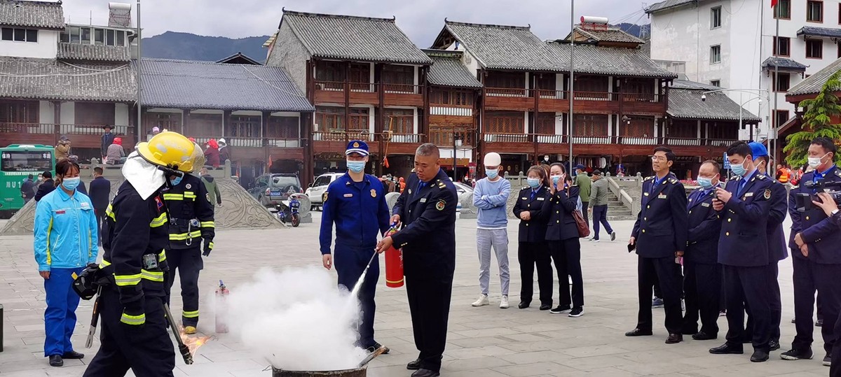 阿坝州2022年“安全生产月”“安全生产雪山草地行”活动拉开序幕