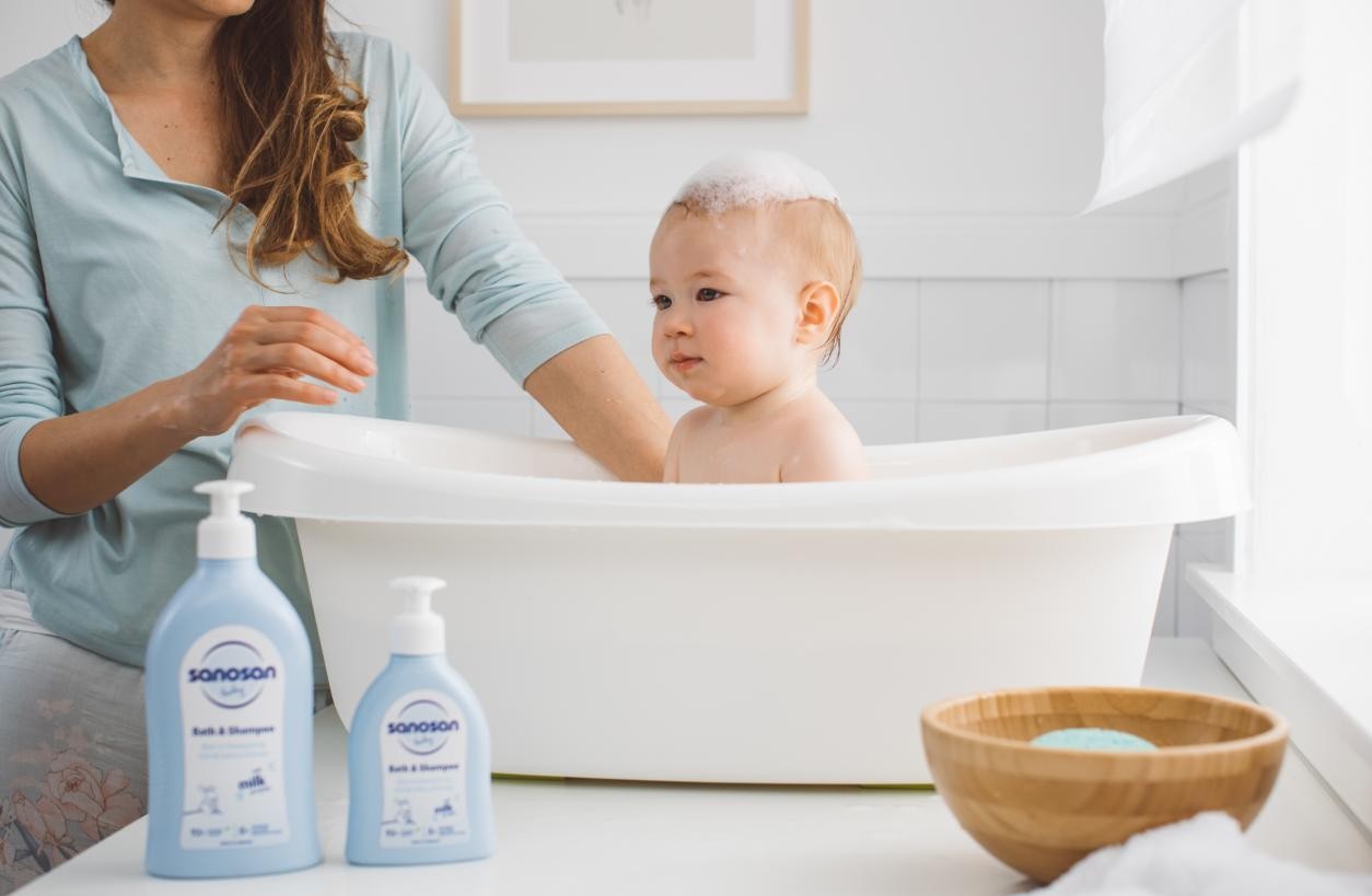 寻找适合婴儿的洗护产品，哈罗闪洁润洗发沐浴露是真的好用吗？