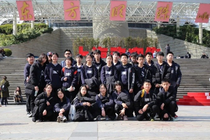 上海田家炳中学国际部，一所面向全市招生的区重点中学