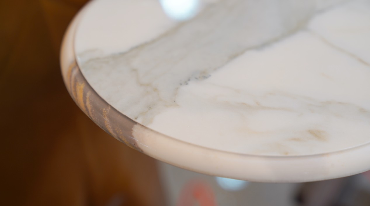 新岩素家居重磅发布超脱传统板材的新型材料「白晶玉」