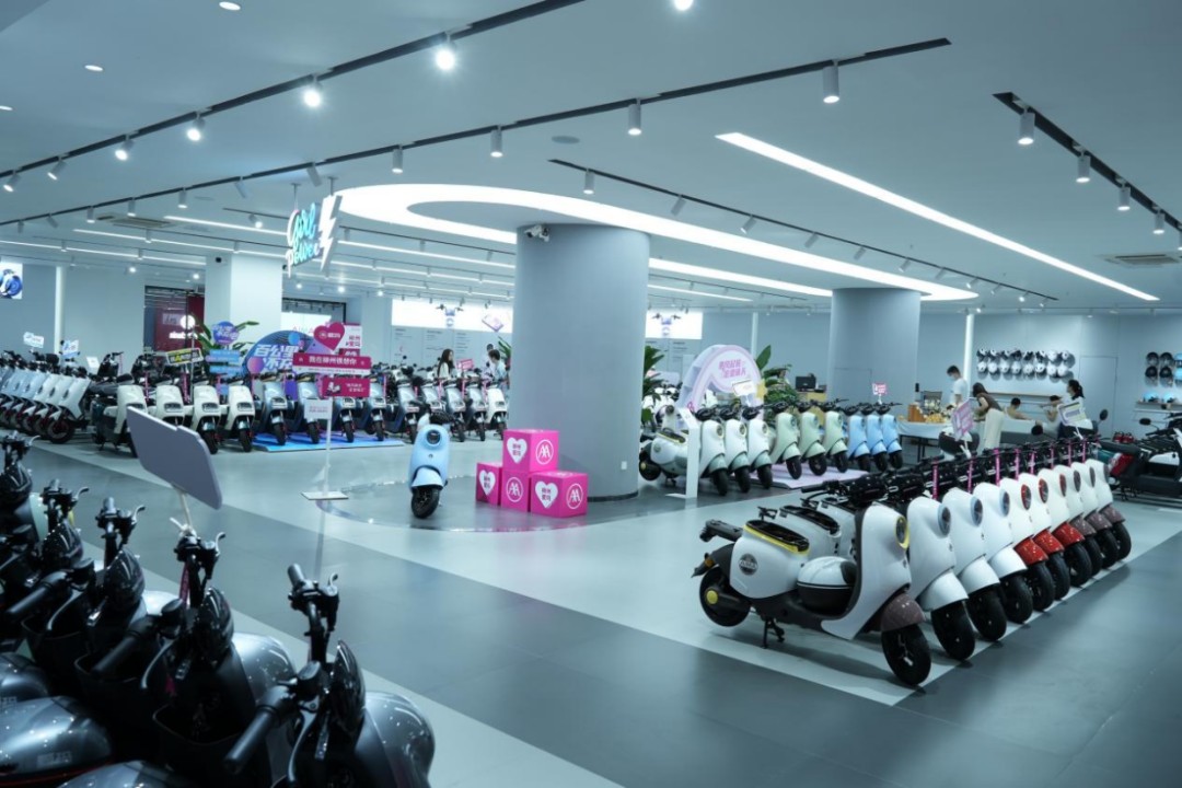 央视双十一聚焦爱玛：两大地标店开业引领新趋势，为年轻用户构筑更加时尚的骑行体验