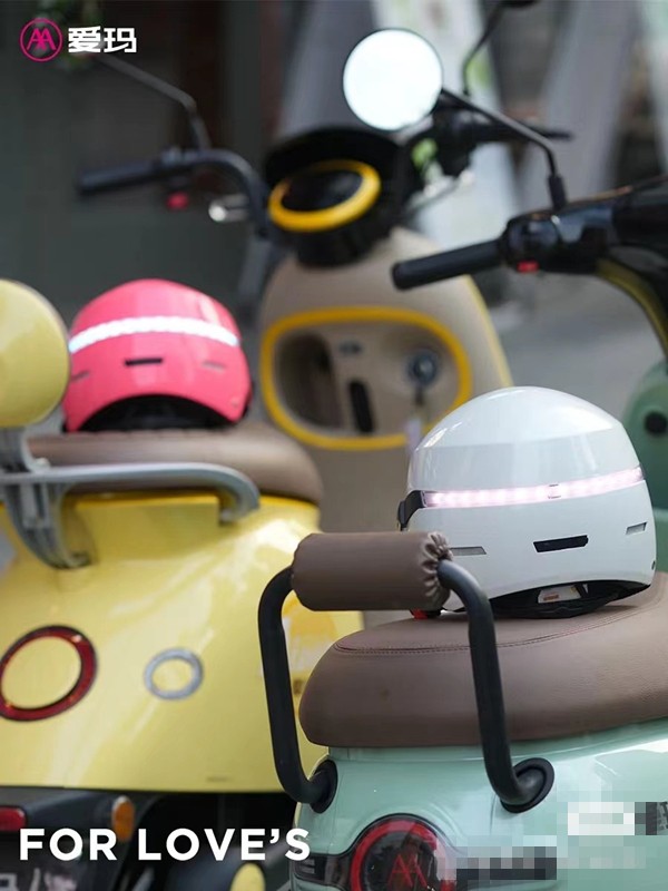 爱玛智行头盔S1频登央视！以智能科技助力全民安全便捷出行！